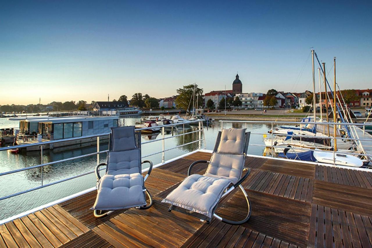 Hausboot Floating Houses Blue Active In Ribnitz-Damgarten Exterior photo