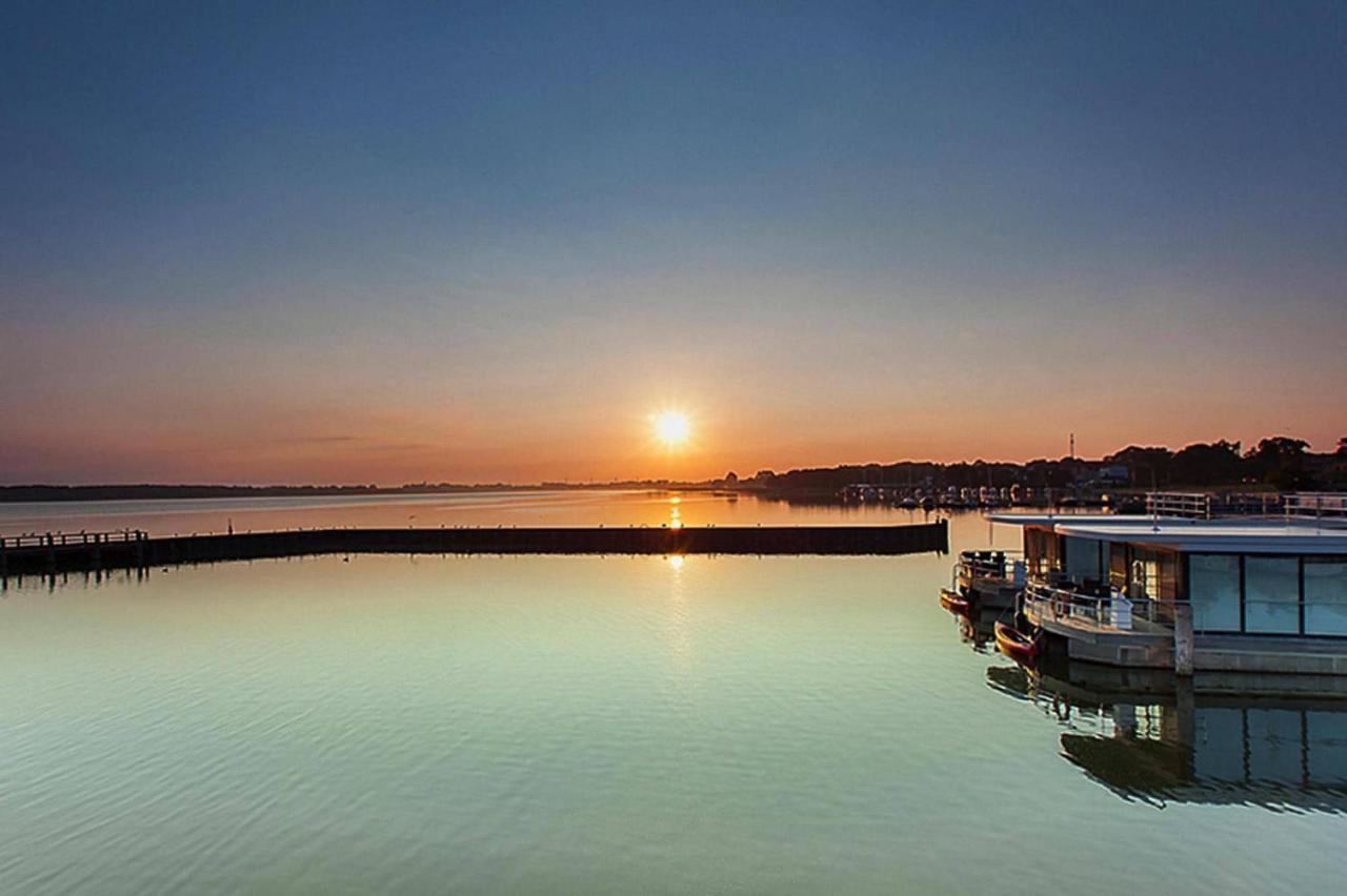 Hausboot Floating Houses Blue Active In Ribnitz-Damgarten Exterior photo